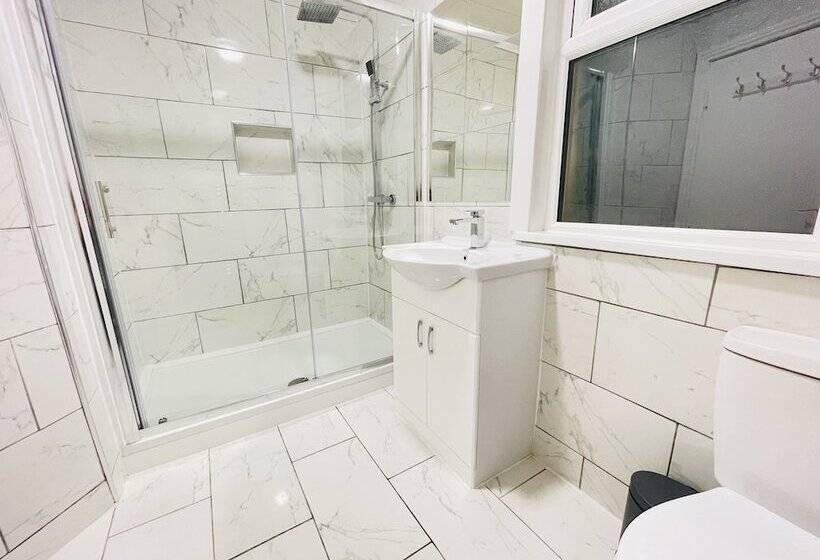 פנסיון Norman Guest House