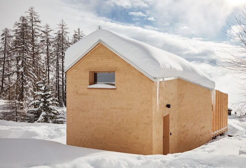 ペンション Pensiun Laresch