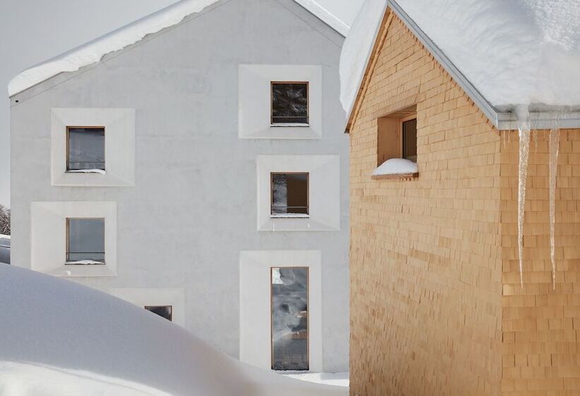 펜션 Pensiun Laresch