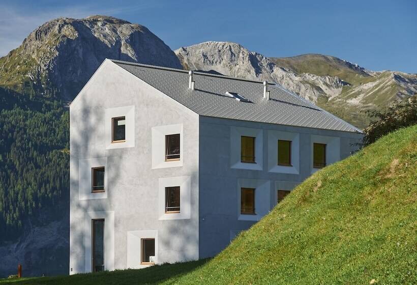 펜션 Pensiun Laresch