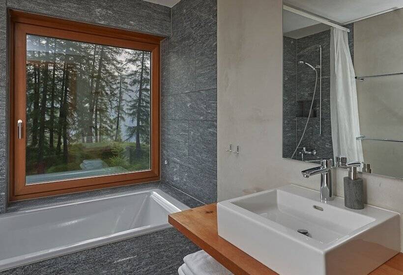 펜션 Pensiun Laresch