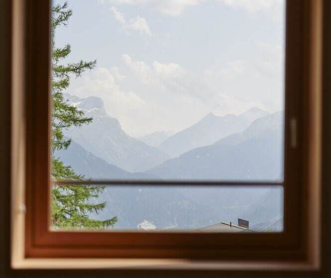 펜션 Pensiun Laresch