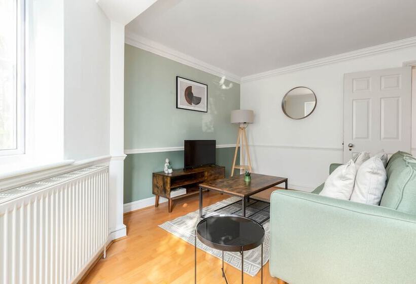 پانسیون The Goldhawk Road Collection