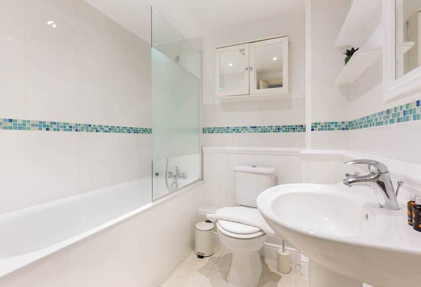 پانسیون The Goldhawk Road Collection