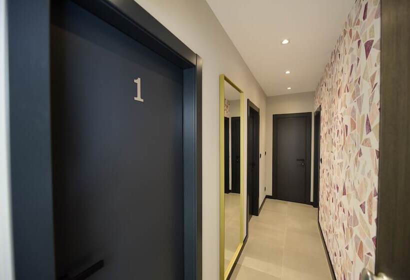 膳宿费 The Lion Rooms