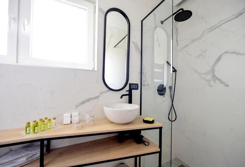 膳宿费 The Lion Rooms