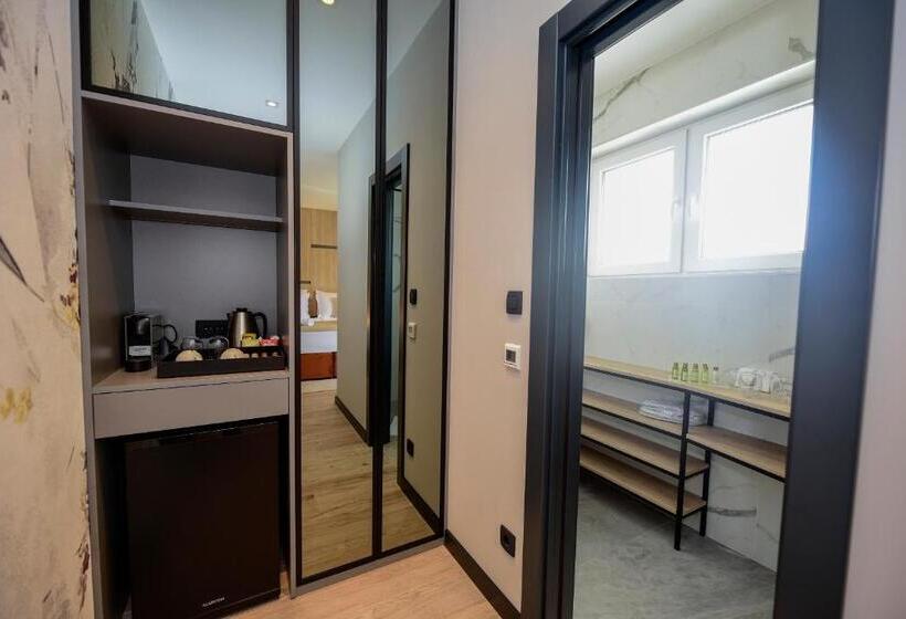 膳宿费 The Lion Rooms