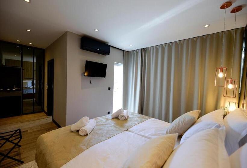 膳宿费 The Lion Rooms