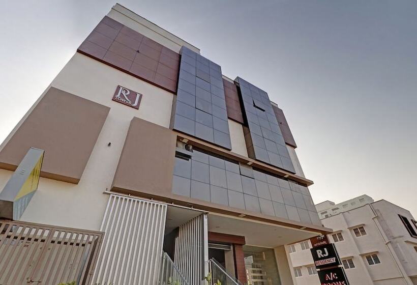 بنسيون Treebo Rj Residency