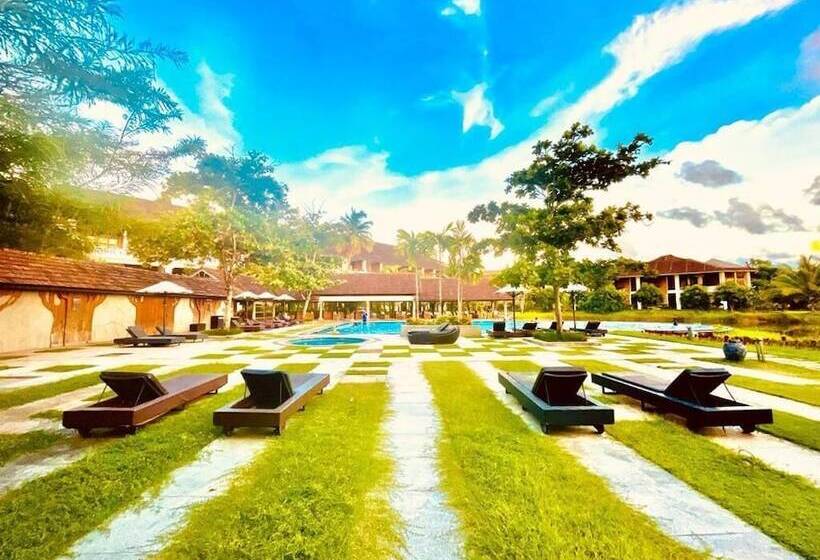 Plumeria Lake Resort & Spa