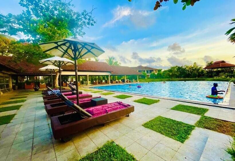 Plumeria Lake Resort & Spa