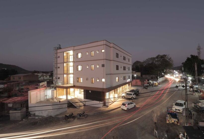 Pride Biznotel Gir Sasan