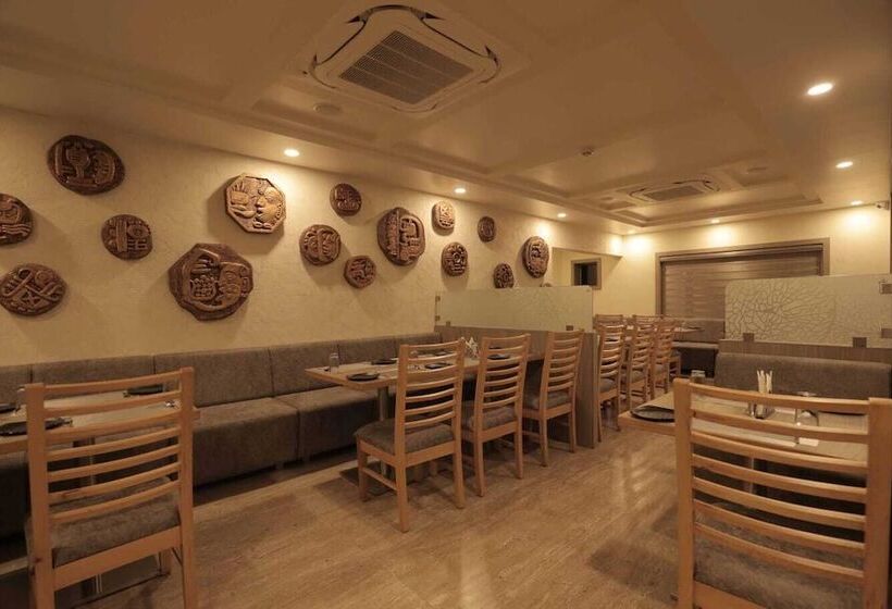 Pride Biznotel Gir Sasan