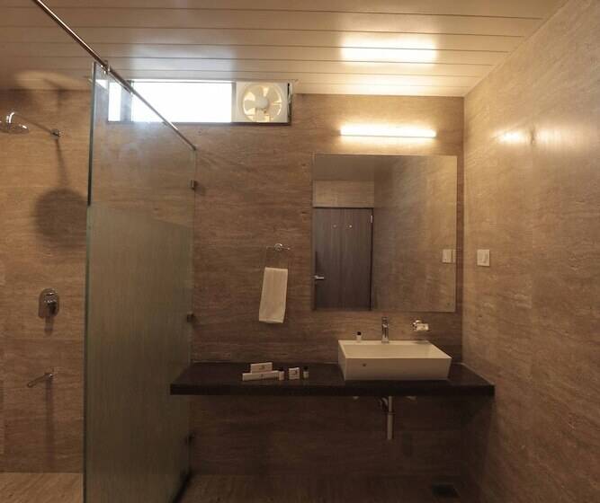 Pride Biznotel Gir Sasan