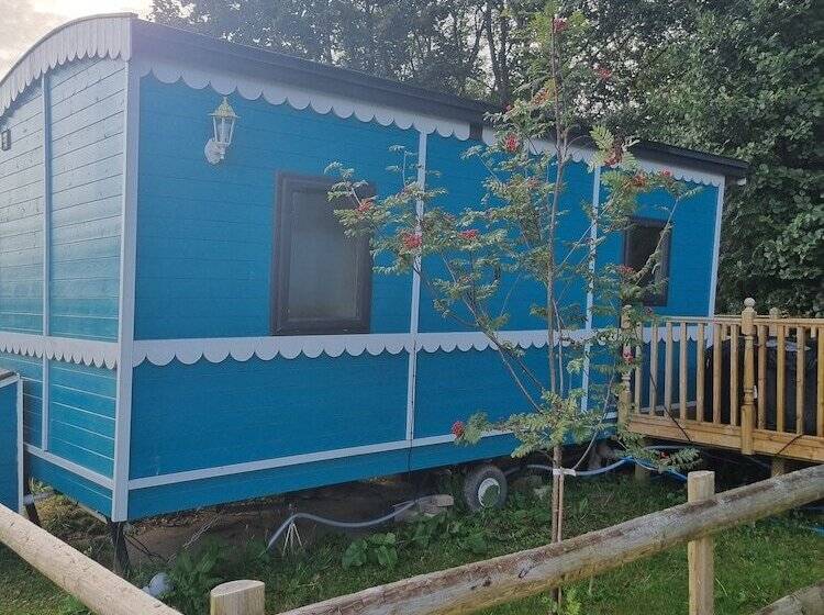 Резиденция Glamping Hut Riverview 3