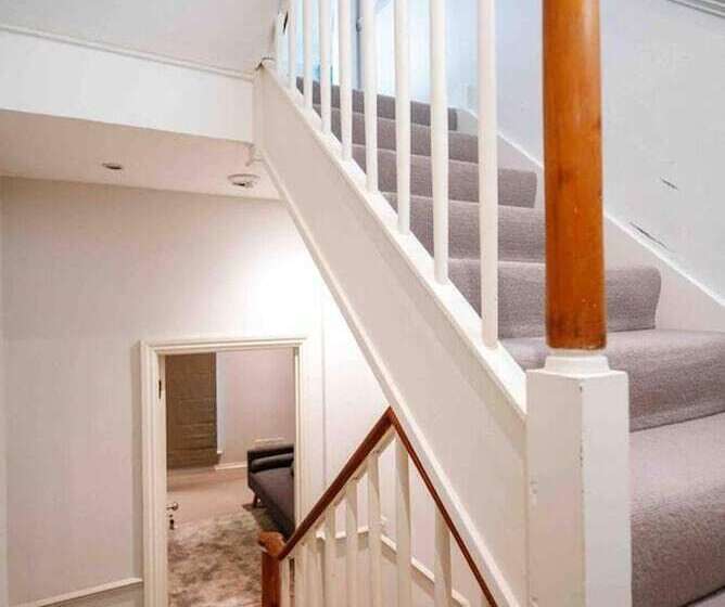 Резиденция Spacious & Modern 3brs House In Central London