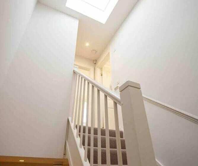 Резиденция Spacious & Modern 3brs House In Central London