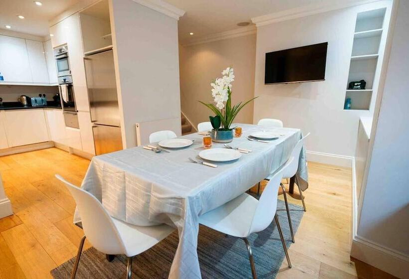 Резиденция Spacious & Modern 3brs House In Central London