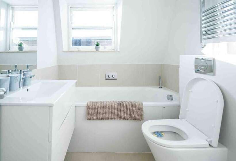 Резиденция Spacious & Modern 3brs House In Central London