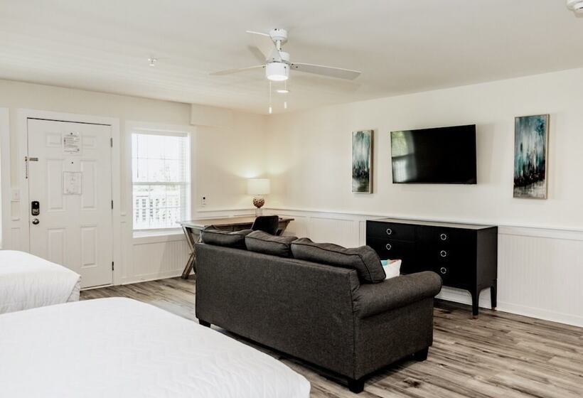 Saltwater Suites