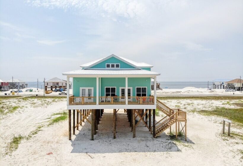 Salty Seahorse   Waterfront! Pet Friendly! Game Room, Pool Table, Beautiful Views   Room For The Who