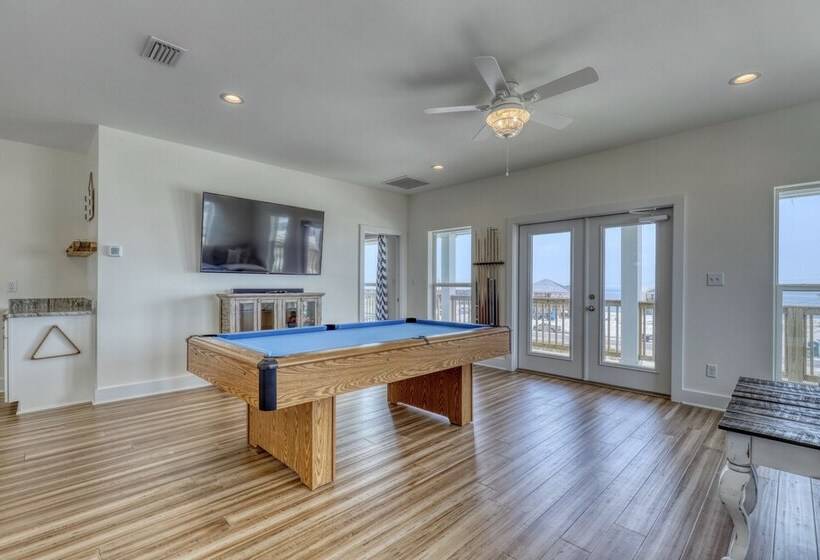 Salty Seahorse   Waterfront! Pet Friendly! Game Room, Pool Table, Beautiful Views   Room For The Who