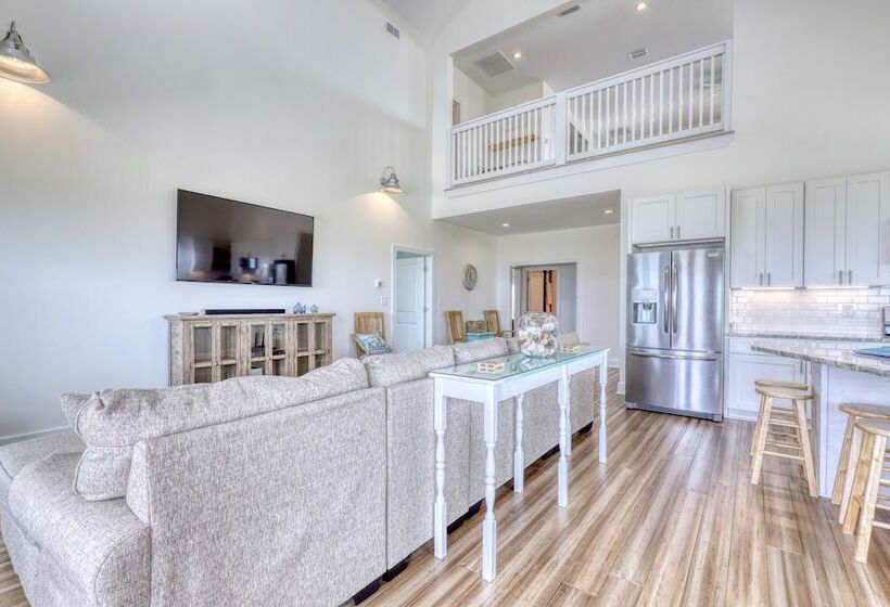 Salty Seahorse   Waterfront! Pet Friendly! Game Room, Pool Table, Beautiful Views   Room For The Who