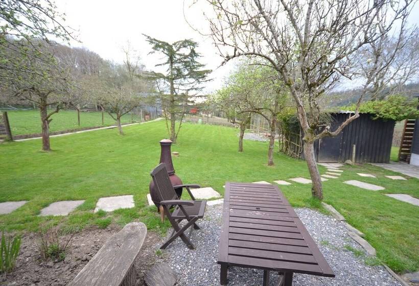 Stunning 2 Bed Cabin In Nantglyn Denbigh