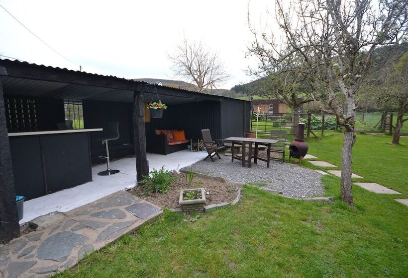 Stunning 2 Bed Cabin In Nantglyn Denbigh