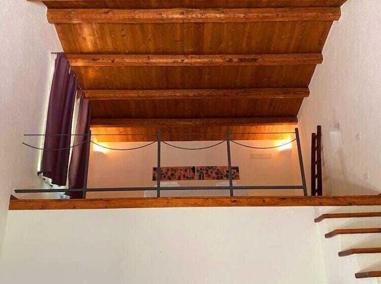 Unique Countryside Loft Room, Near Naples