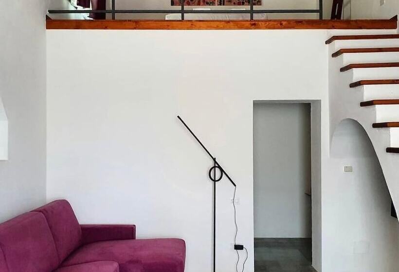 Unique Countryside Loft Room, Near Naples