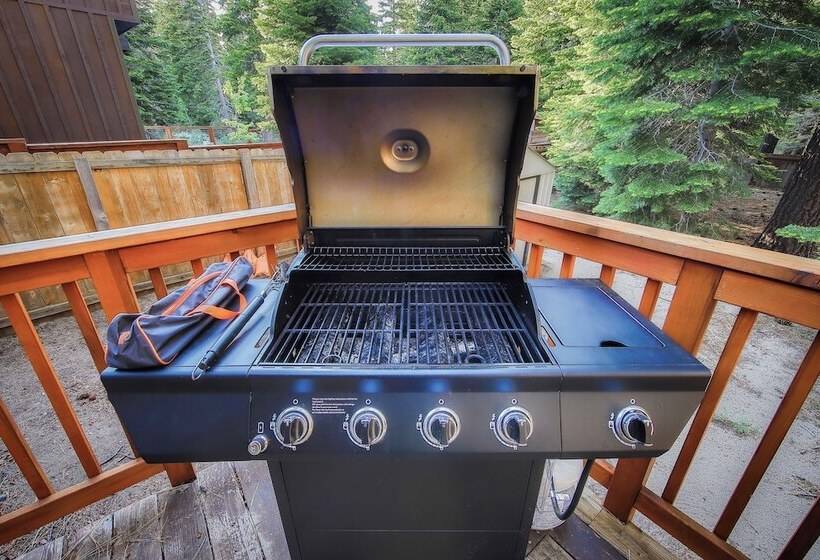 Whispering Pines Cabin   Family And Pet Friendly Abode