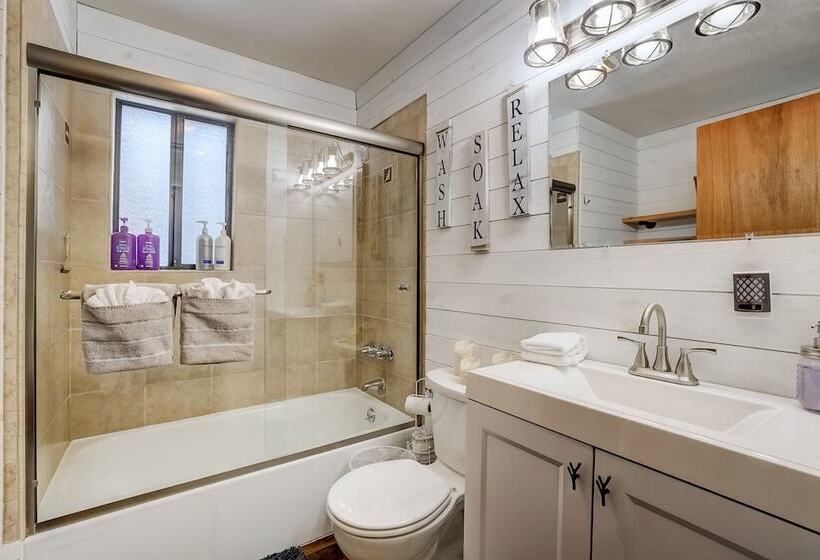 Whispering Pines Cabin   Family And Pet Friendly Abode