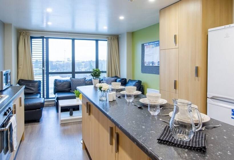 Общежитие Rooms & Studios Students Only Coventry