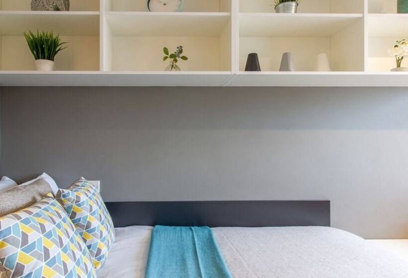 Общежитие Rooms & Studios Students Only Coventry