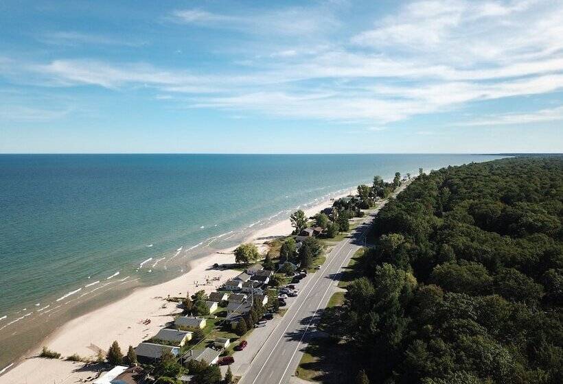 Beach Club Of Oscoda Cottages
