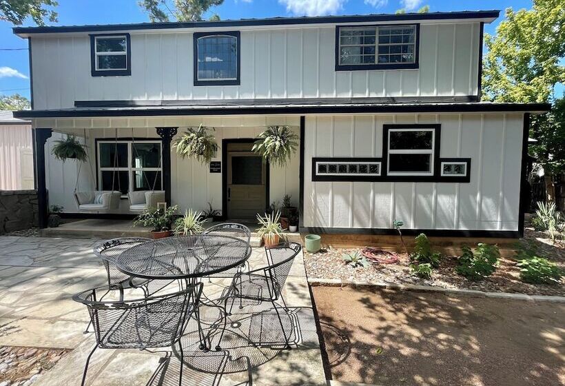 住宿加早餐  Hill Country Herb Garden