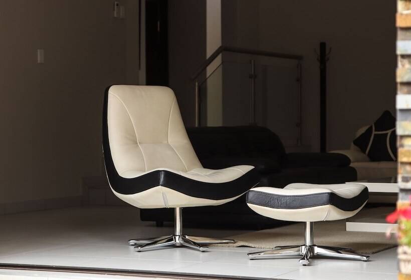 צימר Letsatsing Lodge