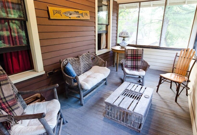 مبيت وإفطار North Branch Outing Club