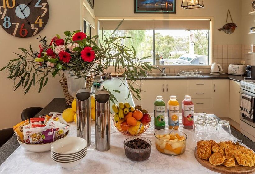 민박 Riverview House Younghusband