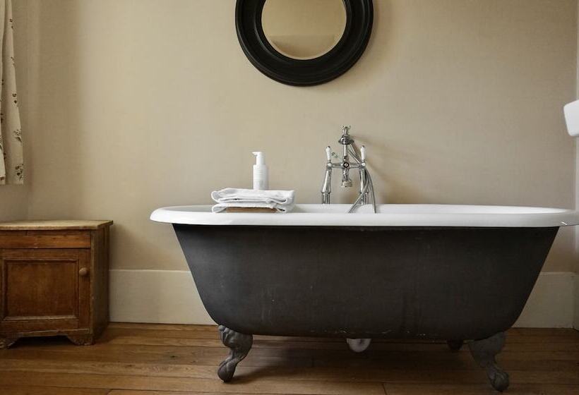 צימר The Derby Arms Witherslack