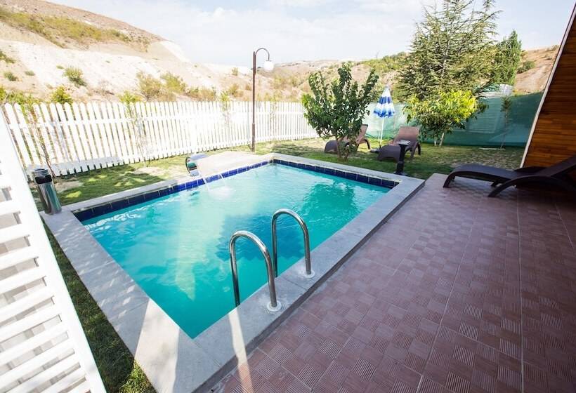 בית מלון כפרי çeli̇k Resort