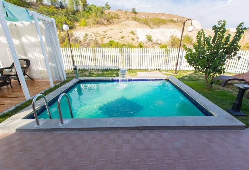 בית מלון כפרי çeli̇k Resort