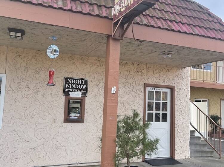 Crystal Motel