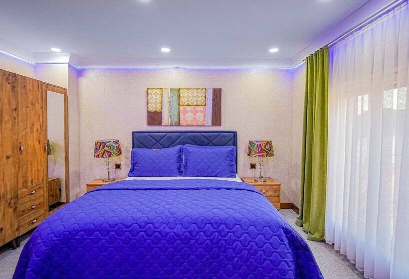 Dolphin Boutique Hotel & Restaurant