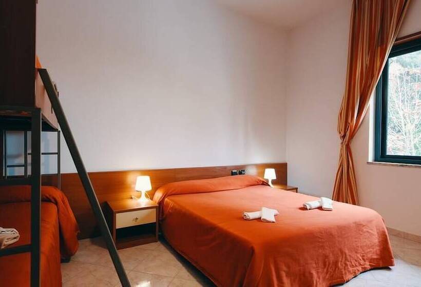 簡易ホテル Almas