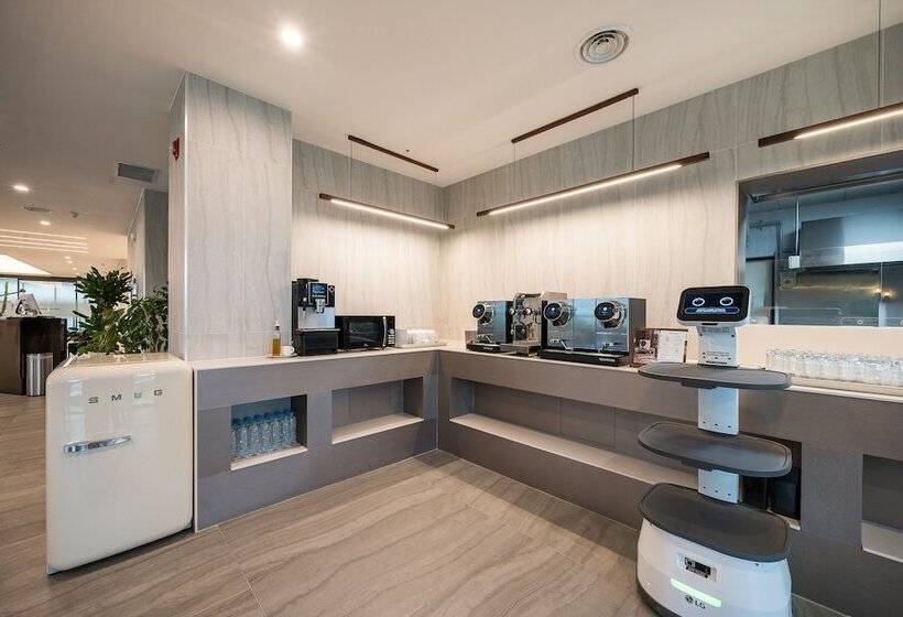 Отель Act Tourist