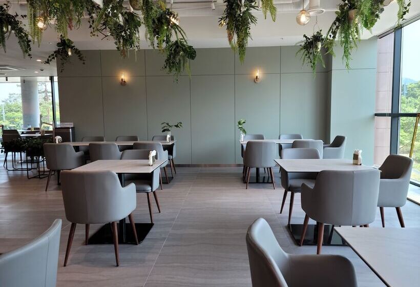 Отель Act Tourist