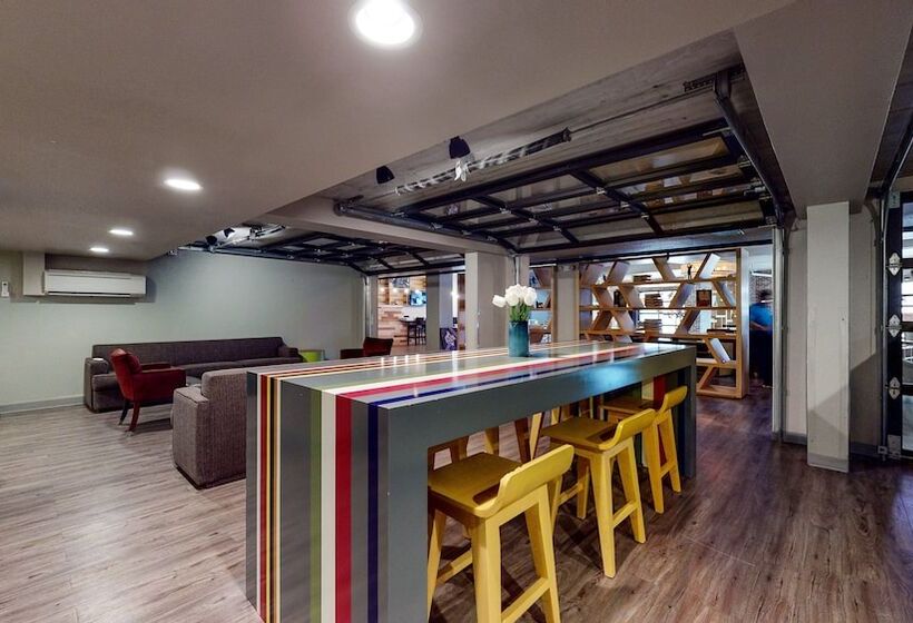 فندق Aggieland Boutique