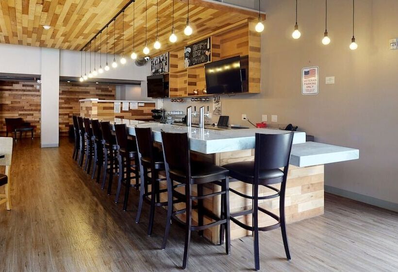 فندق Aggieland Boutique